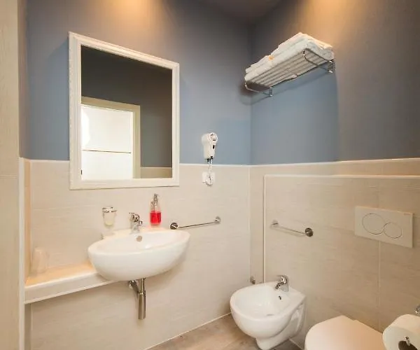 Trieste 3* تْشيزيناتيكو